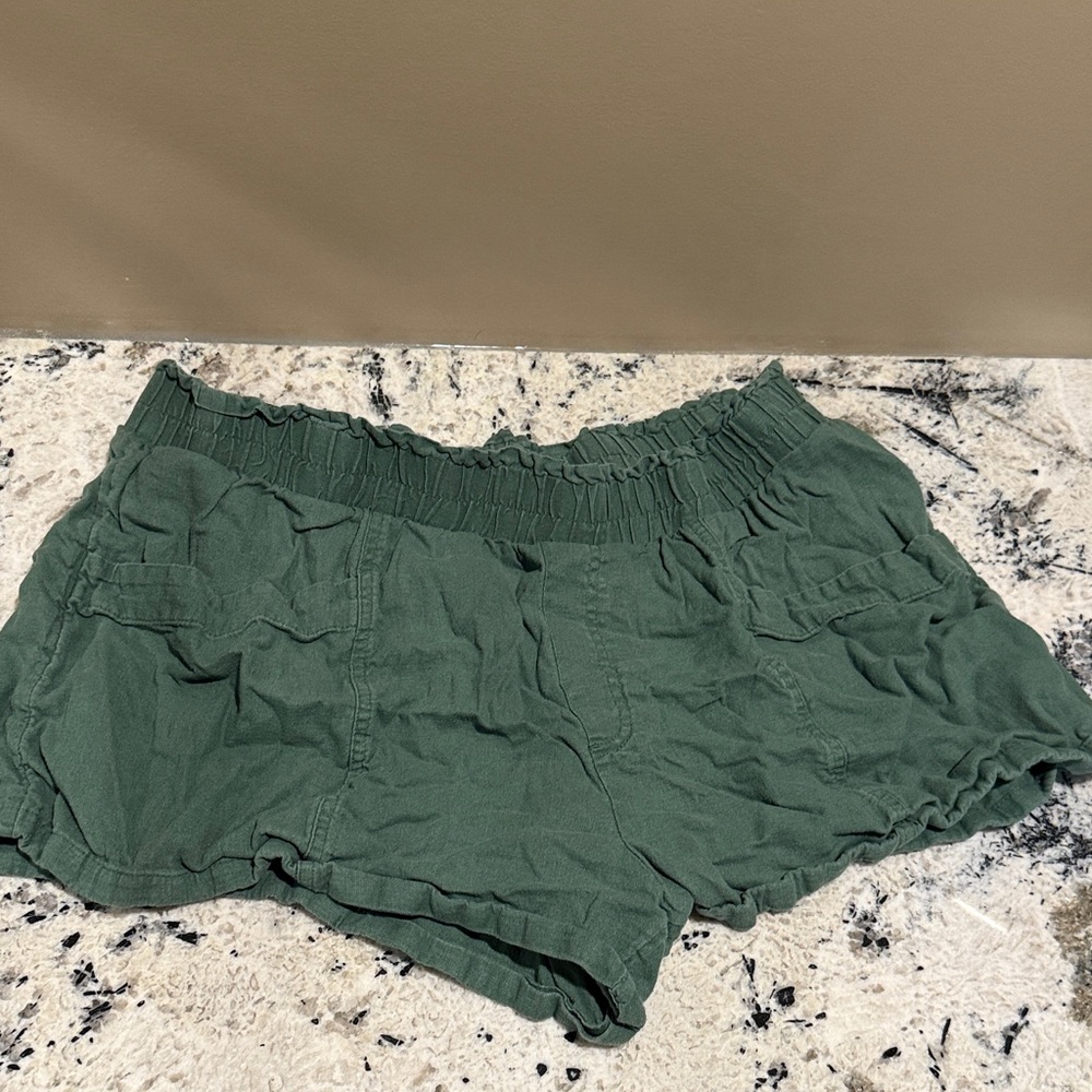 a new day Women's Green Cargo Shorts